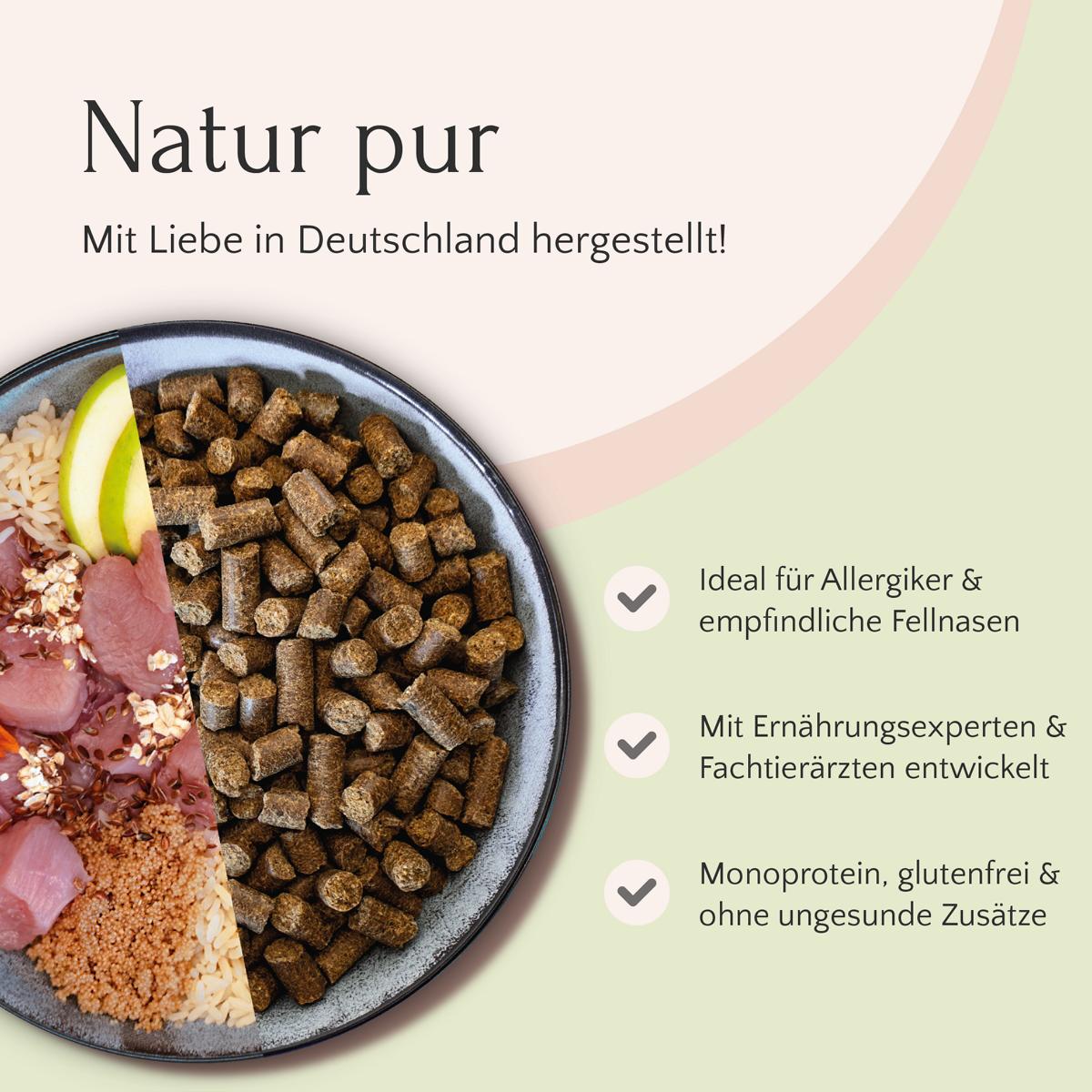 Eine Schale FAVLY Petfood Kaninchen mit Amaranth, Leinsamen & Chicorée - kaltgepresst, natürlich & glutenfrei.