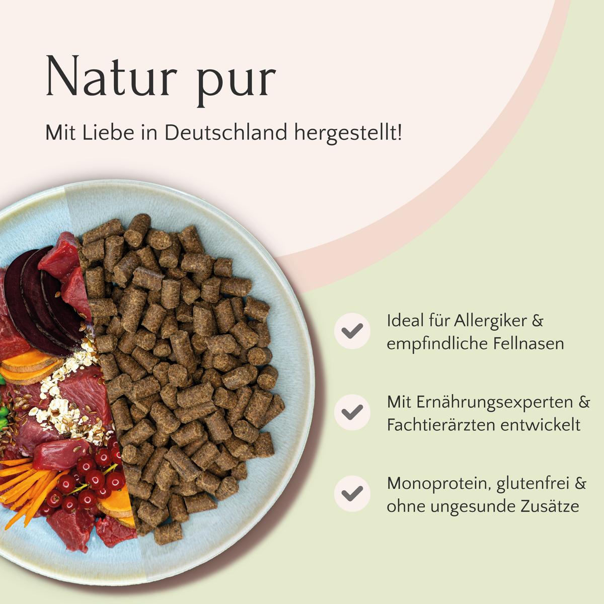 Ein Napf mit Weidelamm mit Rote Beete, Karotte & Hanföl (FAVLY Petfood), daneben der Text glutenfreies Hundefutter.
