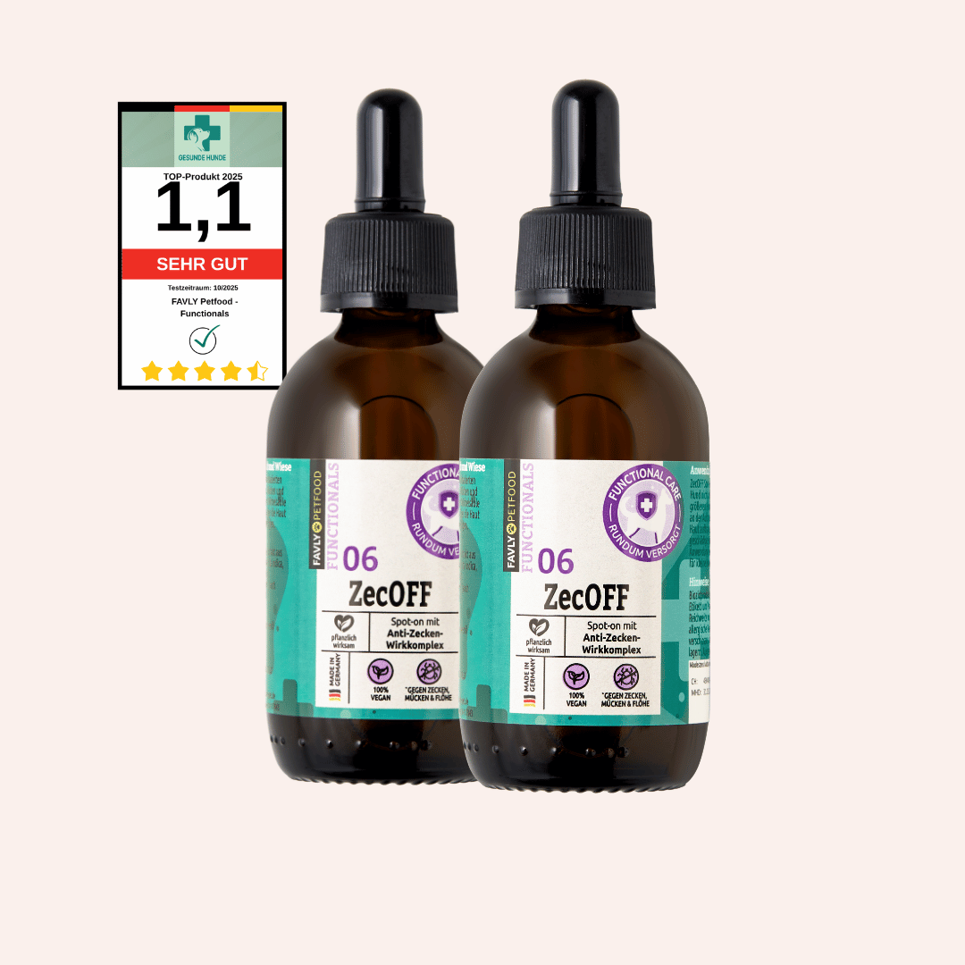 Zwei FAVLY Petfood "ZecOFF - Zecken & Lästlinge (für Hunde)" Flaschen neben einer Top-Bewertungsplakette.