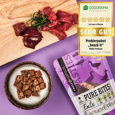 Hundefutterprodukte wie PURE Bites Ente, getrocknete Fleischstücke aus natürlichen Zutaten von FAVLY Petfood und eine Bewertung, die auf hohe Qualität hinweist. Perfekte Hundesnacks für Ihren pelzigen Freund.