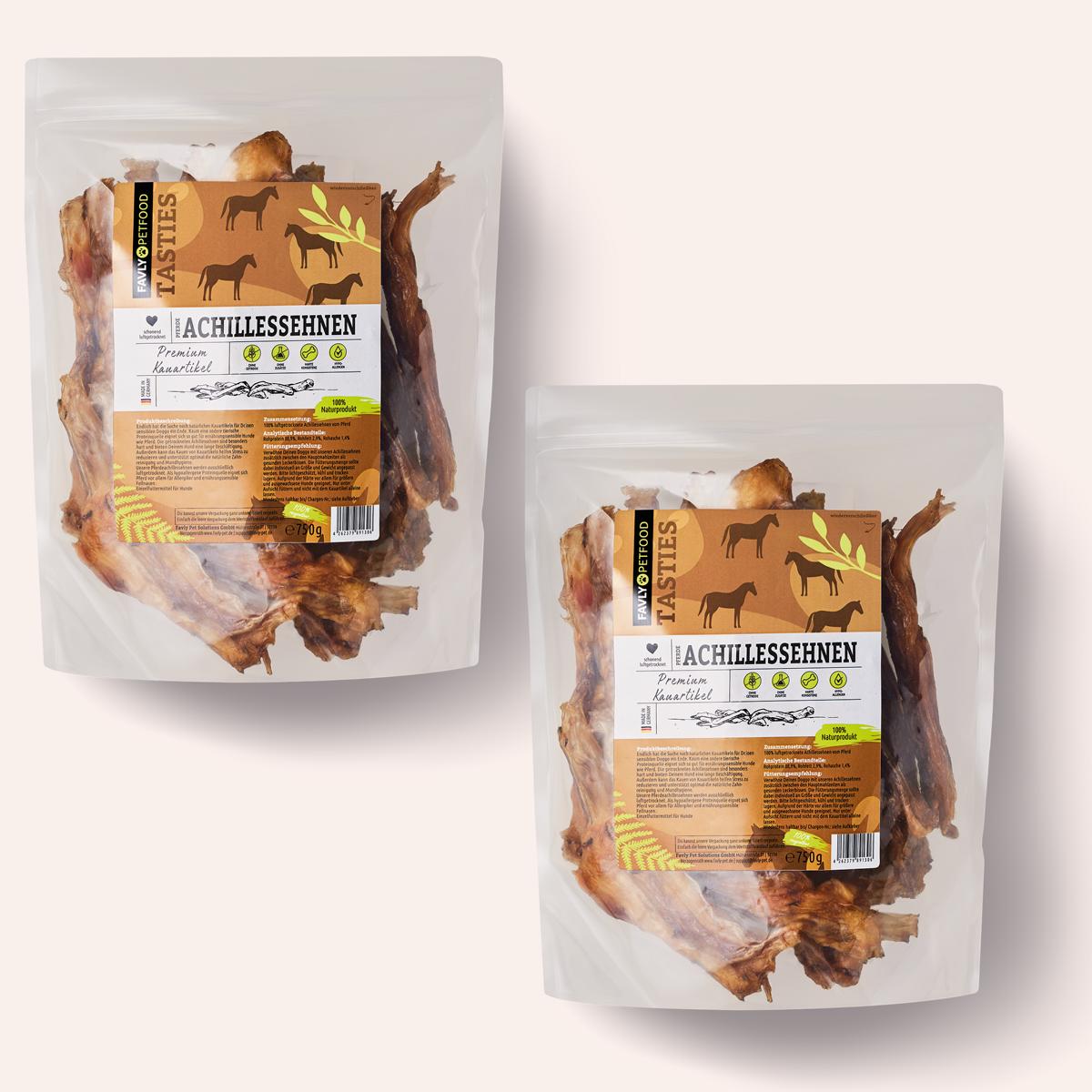 Zwei wiederverschließbare Beutel mit Hundesnacks von FAVLY Petfood mit der Aufschrift „Pferdeachillessehnen 750 g“, mit Bildern von Hunden und Angaben zu natürlichen Inhaltsstoffen auf der Verpackung, ideal für Hunde mit Unverträglichkeiten, die natürliche Kauartikel suchen.