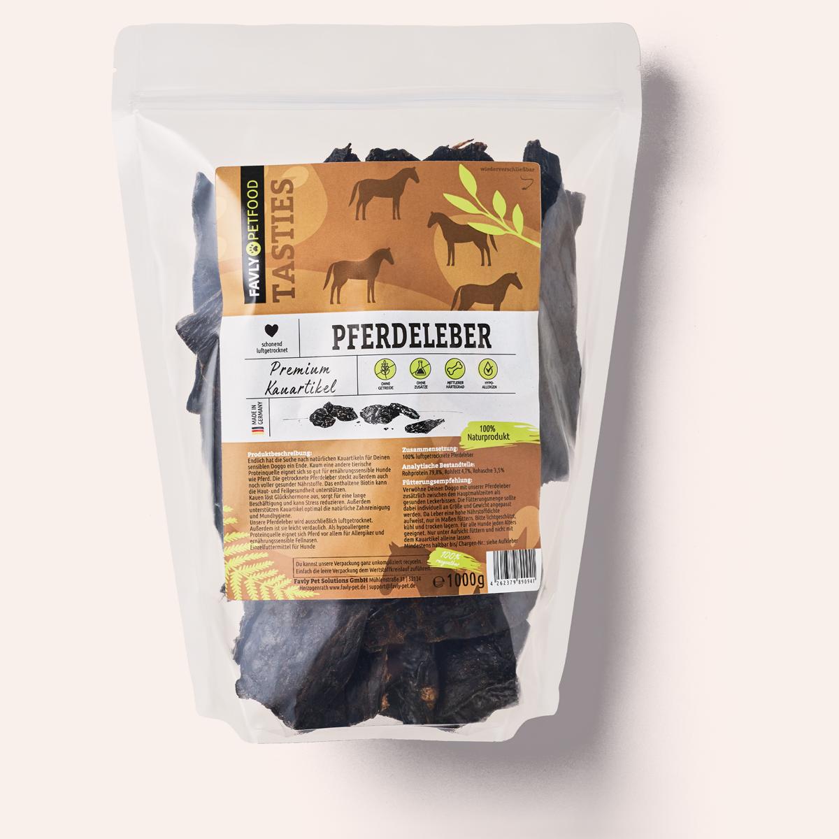 Eine Packung FAVLY Pferdeleber 1000g enthält 1000g getrocknete Pferdeleber, ein idealer Leckerbissen für ernährungssensible Hunde, die natürliche Kauartikel suchen.