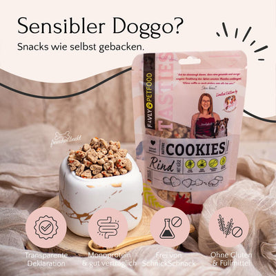 Eine Schüssel mit Hundeleckerlis mit Verpackung im Hintergrund; ein Text hebt die Eigenschaften der Limited Edition – Nature Cookies @frauchen.backt von FAVLY Petfood hervor und betont ihre natürlichen Zutaten, die sie zum perfekten Hundesnack für Ihren pelzigen Freund machen.